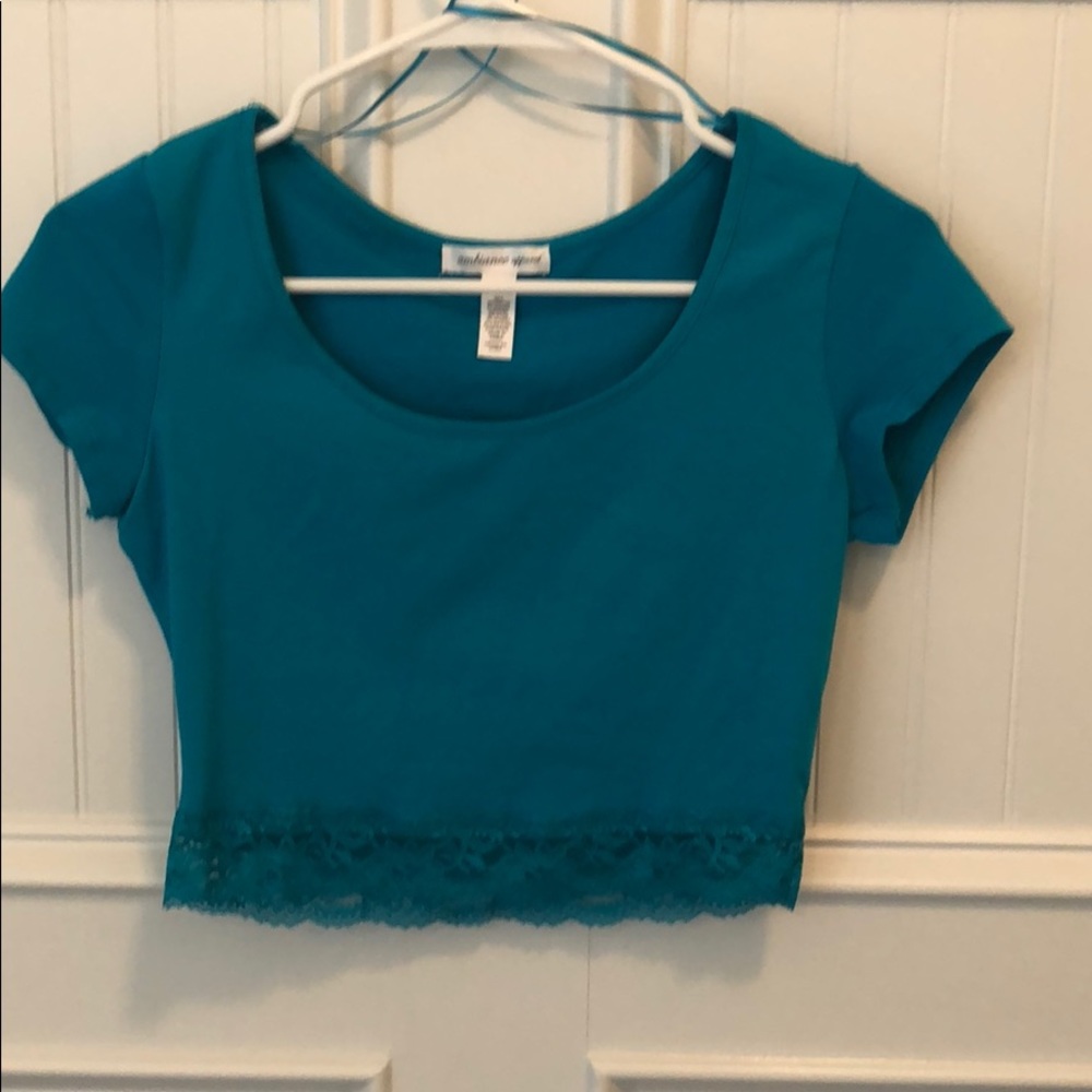 Moving sale! NWOT turquoise crop top with lace